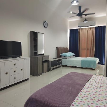 Studio Suite Homestay Klia Sepang Exterior foto